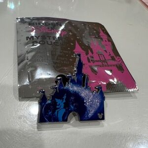 Disneyland Hidden mystery pouch sorcerer Mickey castle wave B pin
